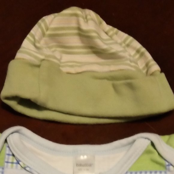 BODY GEAR ONESIE WITH CAP..... EUC - Picture 3 of 4